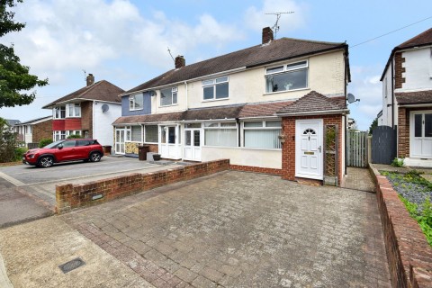 View Full Details for West Drive, Davis Estate, Chatham, Kent ME5 9XG