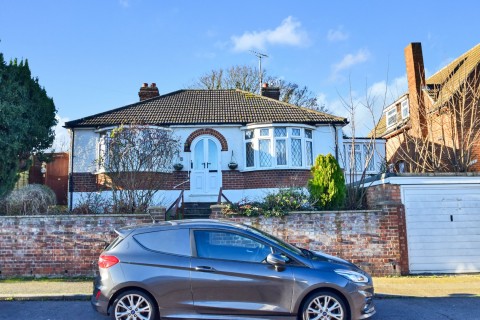 View Full Details for Lancelot Avenue, Strood, Rochester, Kent ME2 2YX