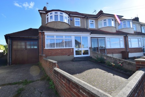 View Full Details for Blenheim Avenue, Chatham, Kent ME4 6UX