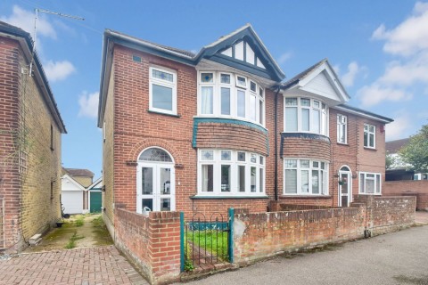 View Full Details for Cleave Road, Gillingham, Kent ME7 4AU