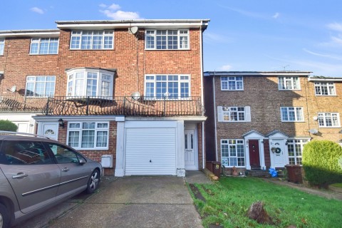 View Full Details for Wheatcroft Grove, Rainham, Gillingham, Kent ME8 9JF